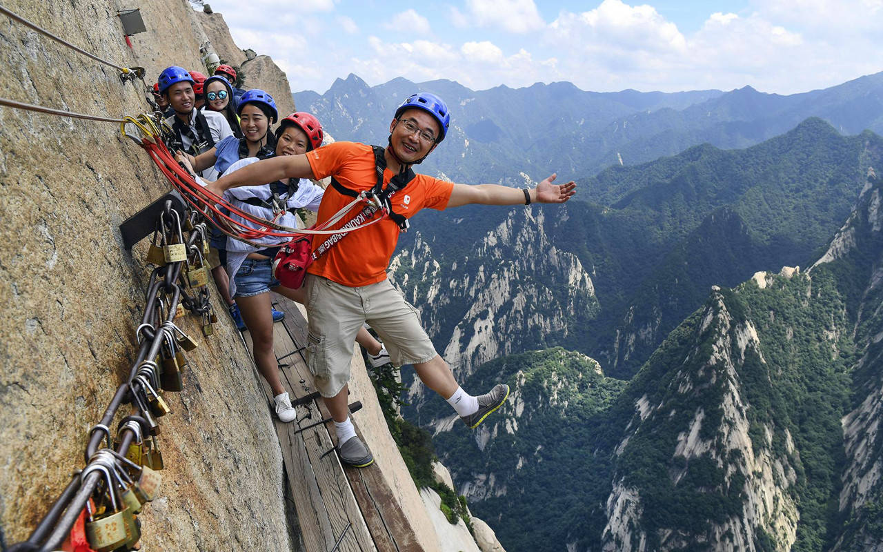 秋游登高魅力之旅，热度不减的探险之旅